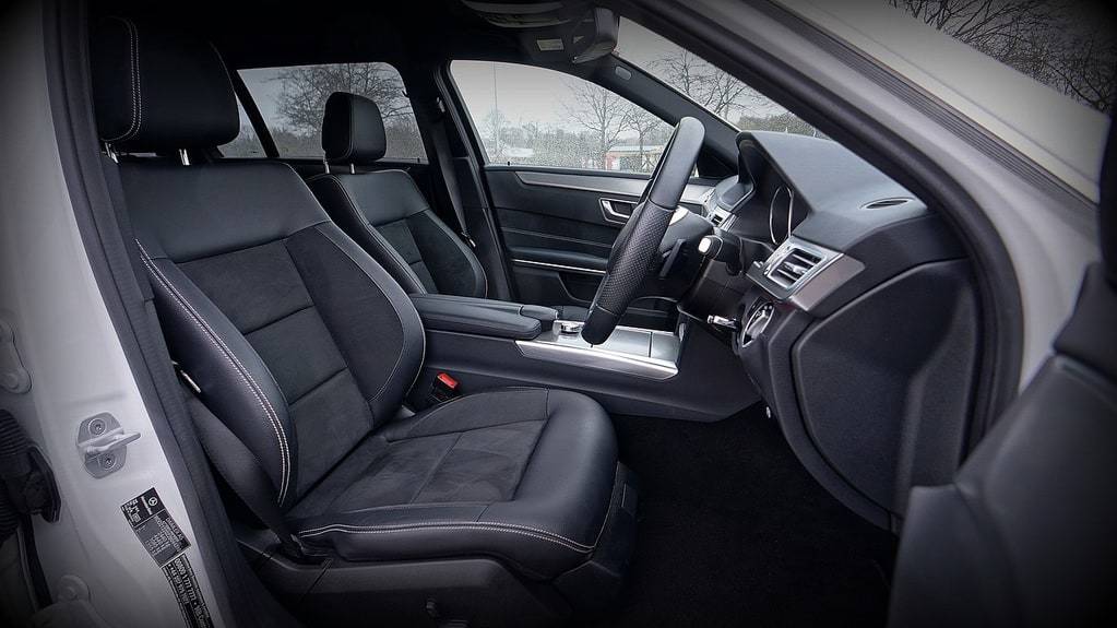 Quel produit pour nettoyer l'intérieur d'une voiture ?