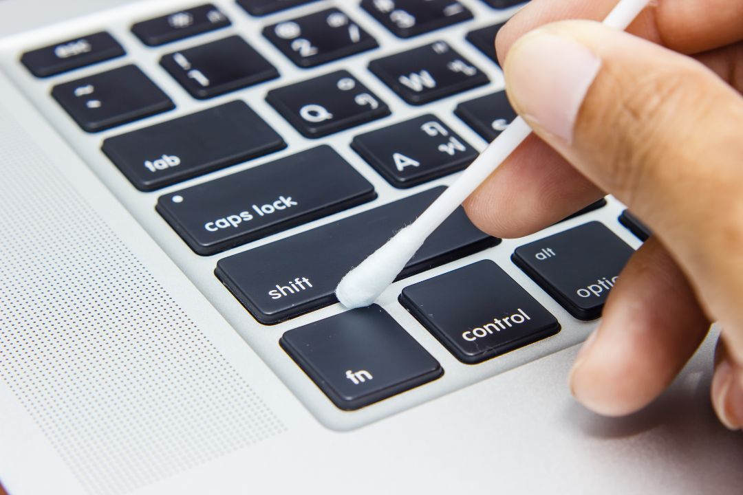 Nettoyage du clavier de votre MacBook ou MacBook Pro - Assistance Apple (CM)