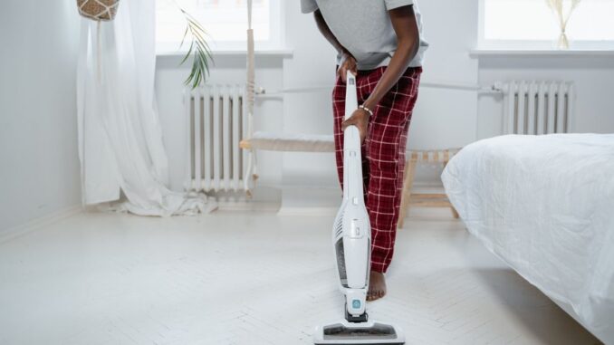 Comment choisir un aspirateur balai lavant ?